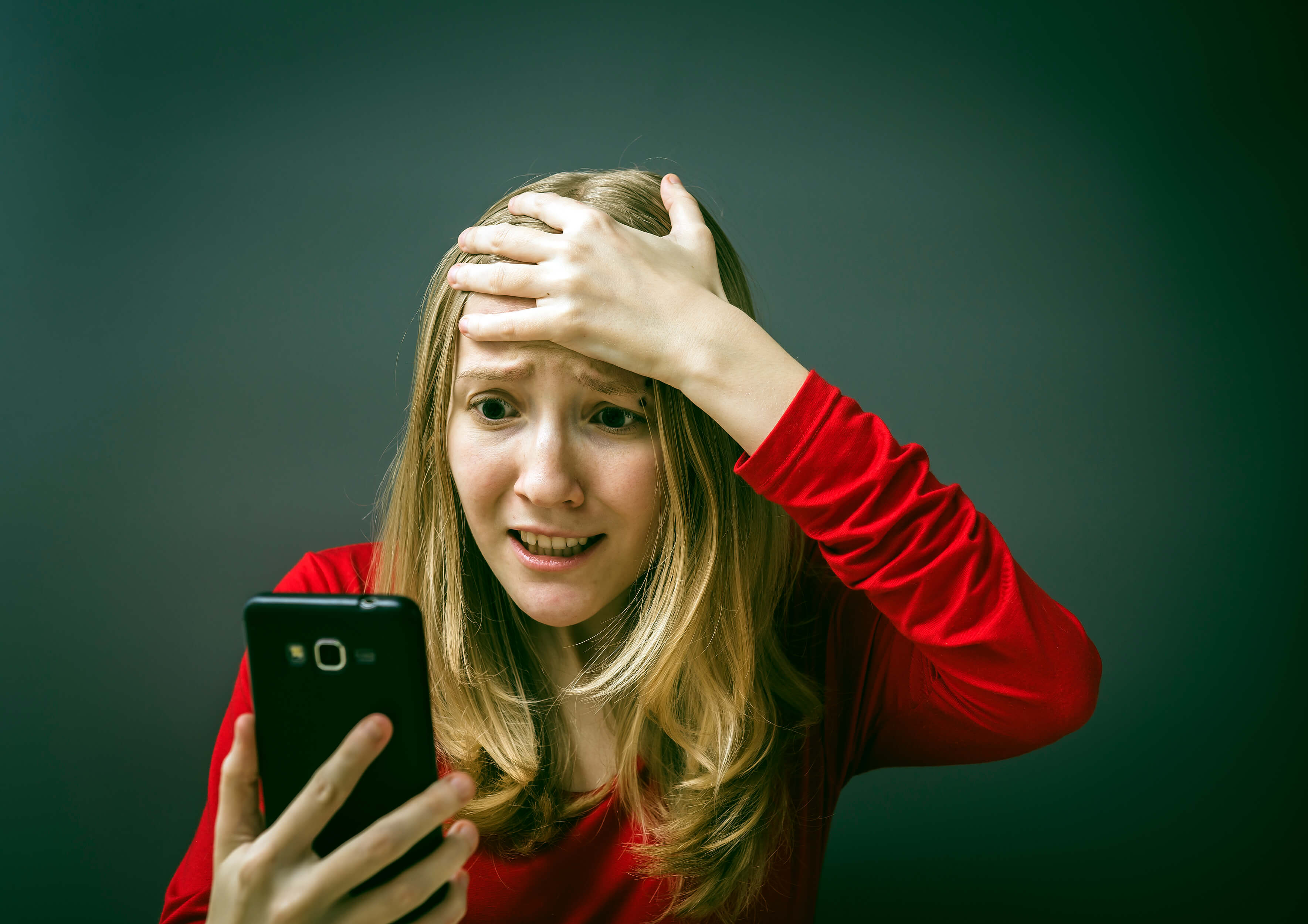 Le syndrome FOMO (Fear Of Missing Out) chez les adolescents : comprendre et agir