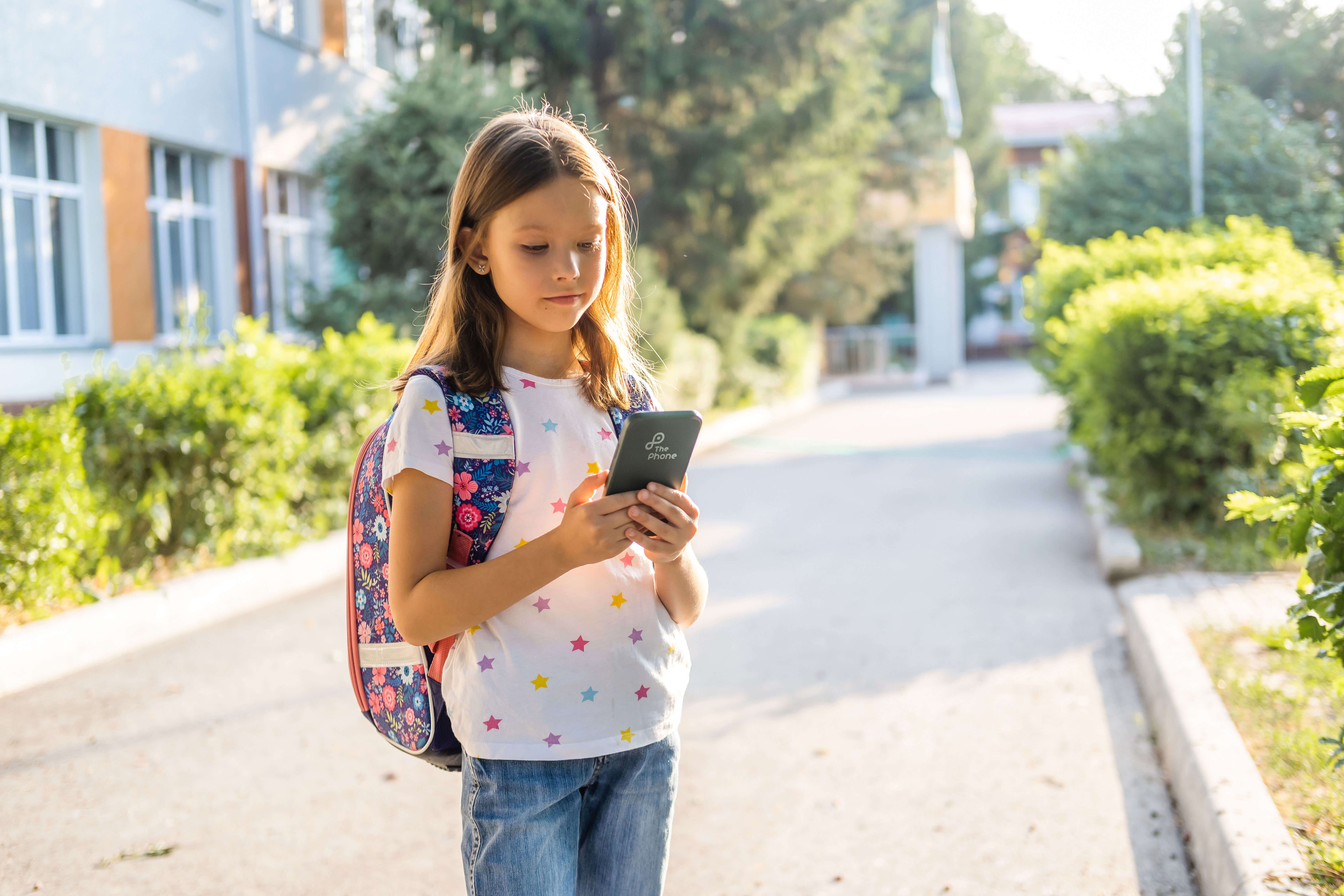 À quel âge offrir un premier téléphone à son enfant ? Le guide qui vous évitera bien des prises de tête